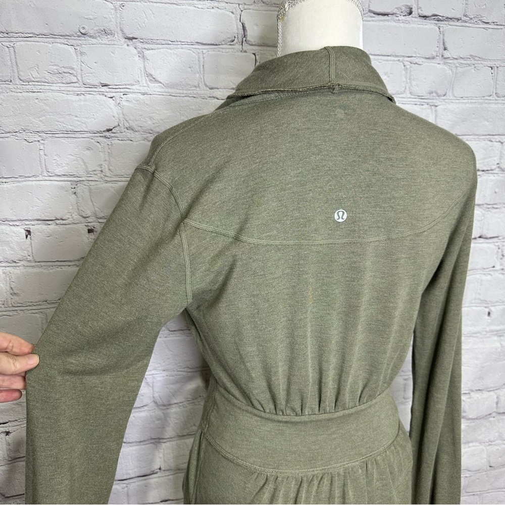 LULULEMON Dance Pulse Wrap Olive
Green - Picture 6 of 14